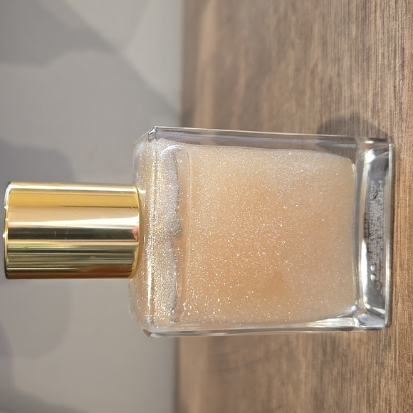 Tom Ford Soleil Blanc Shimmering Body Oil 1.5 oz - Picture 2 of 2